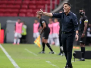 Chile anuncia acordo com o técnico argentino, que fracassou com o Paraguai