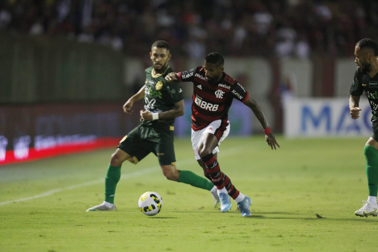 Flamengo 2 x 0 Altos-PI – Mesmo jogando mal e vaiado, Rubro-Negro avança
