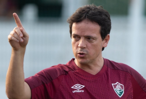 Fernando Diniz treinando Fluminense para Sul-Americana