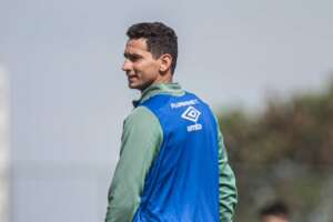 Fluminense chega embalado e mirando topo do Brasileirão em clássico