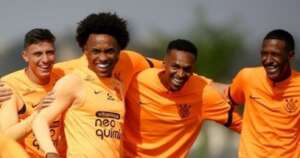 LIBERTADORES: Corinthians e Athletico-PR buscam a classificação