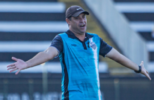 Melhor treinador do Paulista A3 assume lanterna do Módulo II Mineiro. Confira no FI!