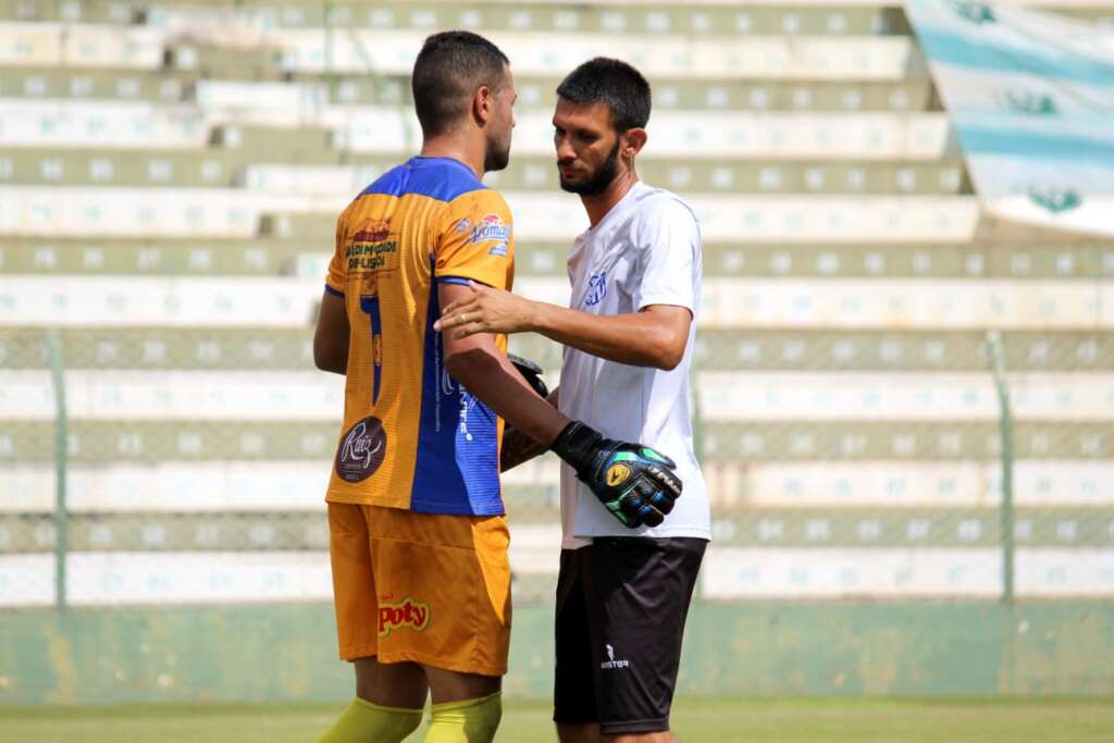 Segundona: Preparador de goleiros experiente analisa proposta para voltar ao batente