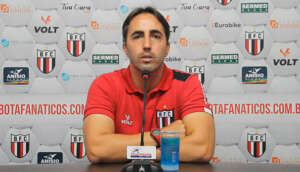 Paulistão: Técnico Leandro Zago celebra boa campanha do Botafogo