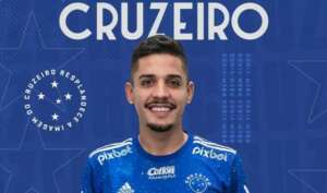 Neto Moura vira titular no Cruzeiro e celebra sucesso em pouco tempo