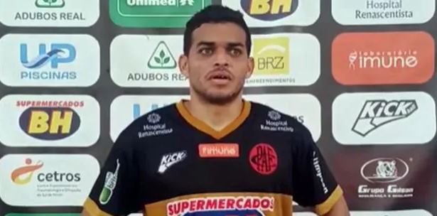 Dênis Neves, lateral do Pouso Alegre