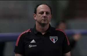 Vitória e vaga não deixam Ceni satisfeito: 'É preciso ligar o sinal de alerta'