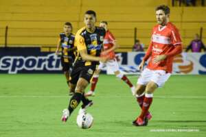 Alan Aal comemora virada do Novorizontino na Série B