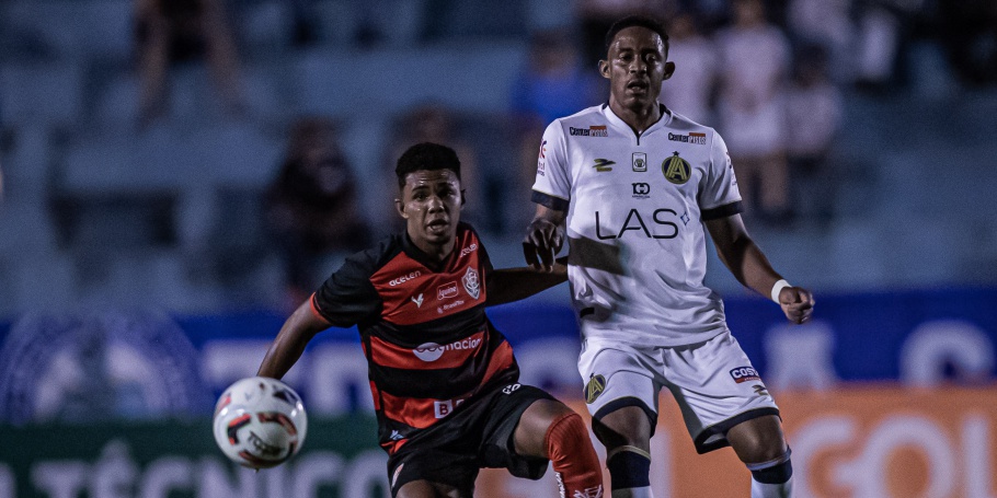 Vitoria Abre Serie C