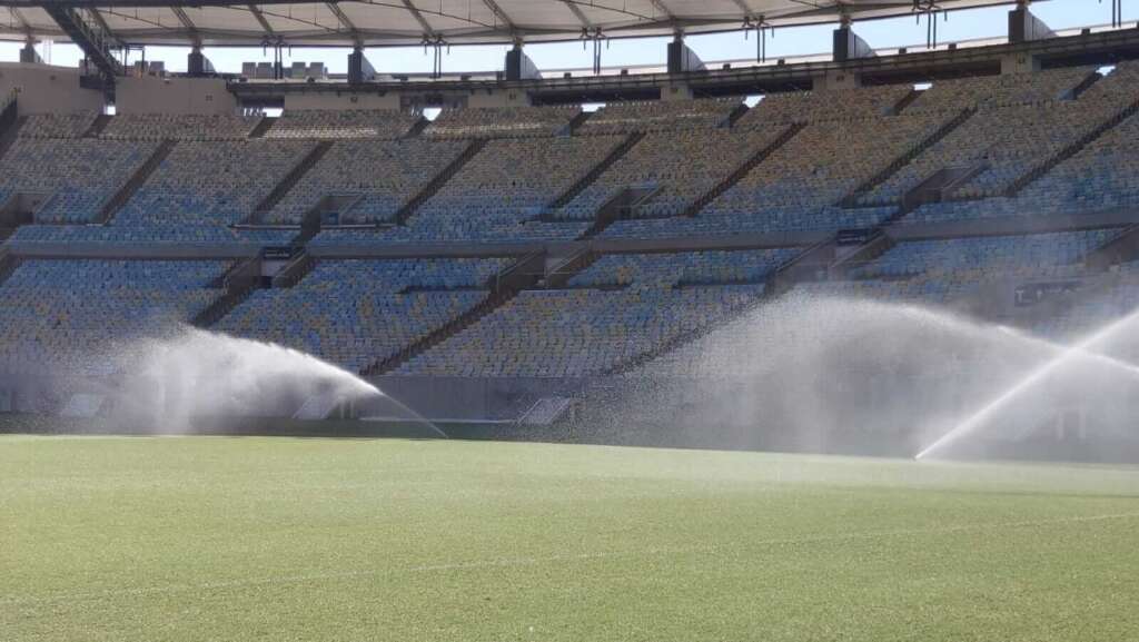 Plantio de grama de inverno fecha Maracanã por 11 dias