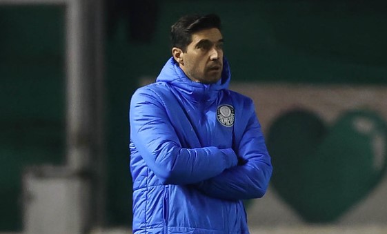 Abel minimiza posição do Palmeiras: ‘Classificação não vale nada agora’