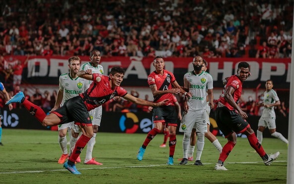 Jejum não incomoda presidente do Atlético-GO