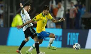 Fifa reduz multa, mas Brasil x Argentina terá de acontecer