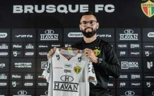 Série B: Técnico do Brusque é apresentado: 'Vivendo um sonho'