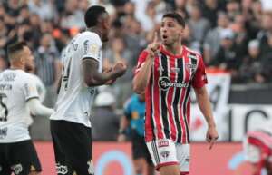 Calleri lamenta empate do São Paulo com Corinthians: 'A gente merecia a vitória'