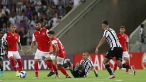 Ceará reclama com Conmebol sobre preços de ingressos de jogo contra Independiente