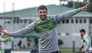 Meia experiente bate recorde pessoal no Coritiba: 