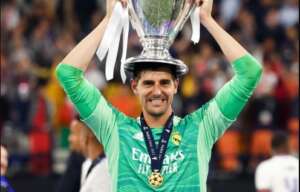 Courtois sente dores em aquecimento e preocupa Real Madrid para Mundial de Clubes