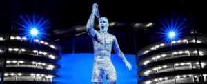 Aguero ganha estátua de homenagem do City e revela torcida por sucesso de Haaland