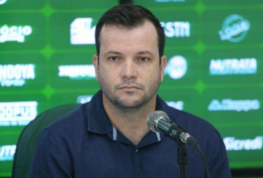 CRB , lanterna da Série B, contrata ex-técnico do Guarani