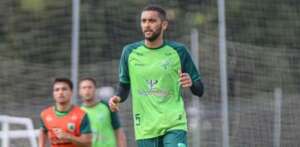 Série C: Volante do Floresta-CE cumpre suspensão e está disponível para próximo jogo