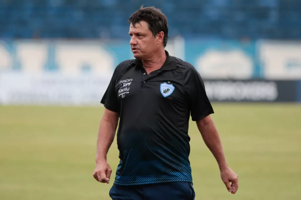 Série B: Adilson Batista desabafa sobre derrota do Londrina: "Precisamos melhorar" 2 londrina