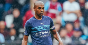 Empate eletrizante entre Manchester City e West Ham deixa título inglês em aberto