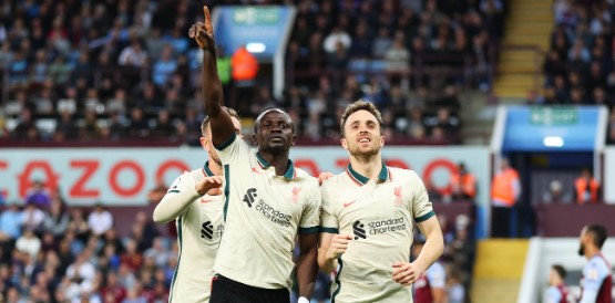 INGLÊS: Liverpool vira a partida e empata com o City na liderança