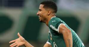 Zagueiro do Palmeiras pede mentalidade da Libertadores no Brasileiro