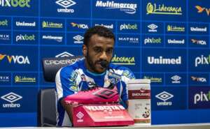 Goleiro e atacante retornam aos treinos do Avaí