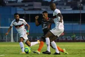 Nova Iguaçu-RJ 2 x 1 Oeste-SP - Rubrão perde, mas segue no G4