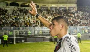Série B: Sem se adaptar, Palacios cogita deixar o Vasco e recebe conselho de Valdívia