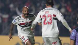 Patrick festeja primeiro gol pelo São Paulo e vaga nas oitavas