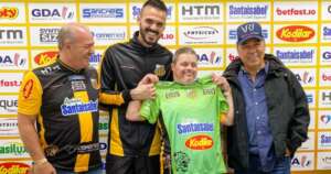 Goleiro do Novorizontino presenteia torcedor em encontro mais que especial