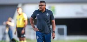 Série B: Pressionado, Vice do Grêmio confirma reunião com técnico Roger Machado