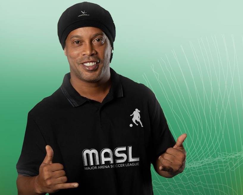 Ronaldinho em imagem promocional da MASL