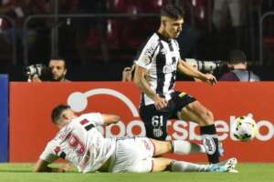 Santos se revolta com arbitragem do clássico
