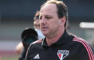 Rogério elogia Nikão e diz não se preocupar com reposição no gol do São Paulo