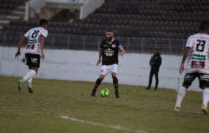 Série D: Torcida da Ferroviária cobra elenco e meia pede respeito