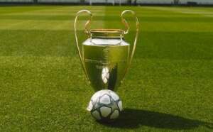 Liga dos Campeões: Paris vive clima de festa com torcedores