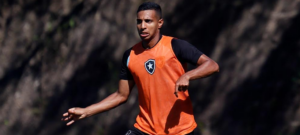 Victor Sá pede atenção para o jogo contra o Coritiba