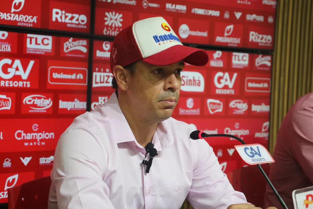 Série B: Dado Cavalcanti promete fazer ajustes no Vila Nova após empate