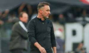 Vítor Pereira reconhece queda de rendimento do Corinthians e pede frieza nas oitavas
