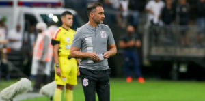 Vítor Pereira se preocupa com série de jogos do Corinthians
