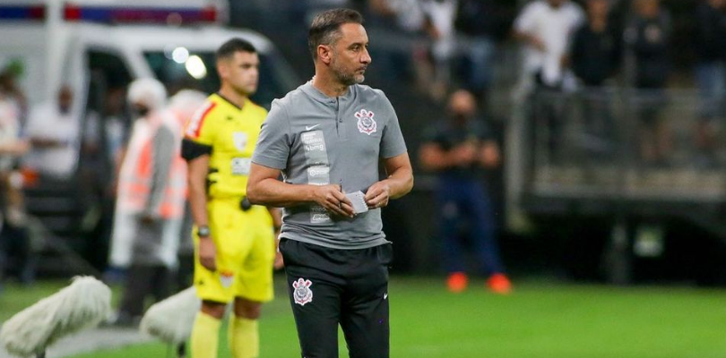 Vítor Pereira comanda Corinthians