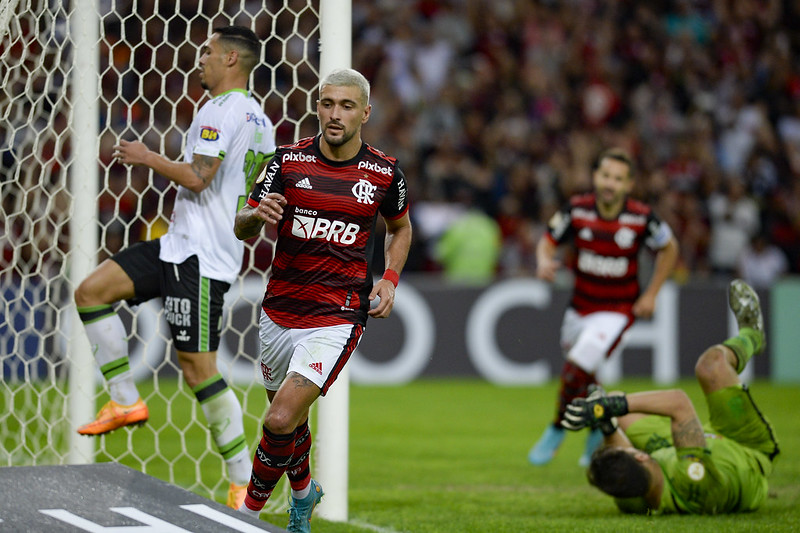 BRASILEIRÃO: Flamengo e Athletico comandam o show de sábado; Corinthians empata em clássico