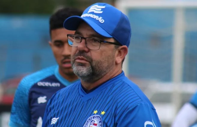 Enderson Moreira comanda seu primeiro treino no Bahia