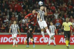 LIBERTADORES: Athletico-PR vence e salva a noite dos brasileiros