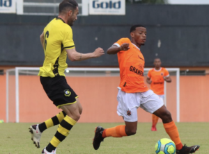 Árbitro relata cotovelada sofrida por jogador de time da Série D