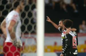 Náutico 2 x 3 Vasco - Timbu esquece uniforme em noite de vitória e vice-liderança do Vascão